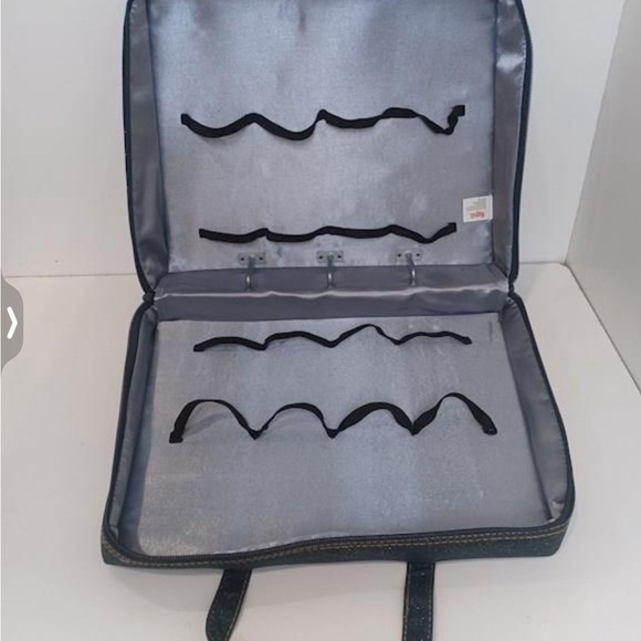 Bratz Glittery Denim Carry/Storage Case - Picture 2 of 3